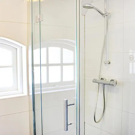 1 Bedroom Cozy In Ferienhaus *